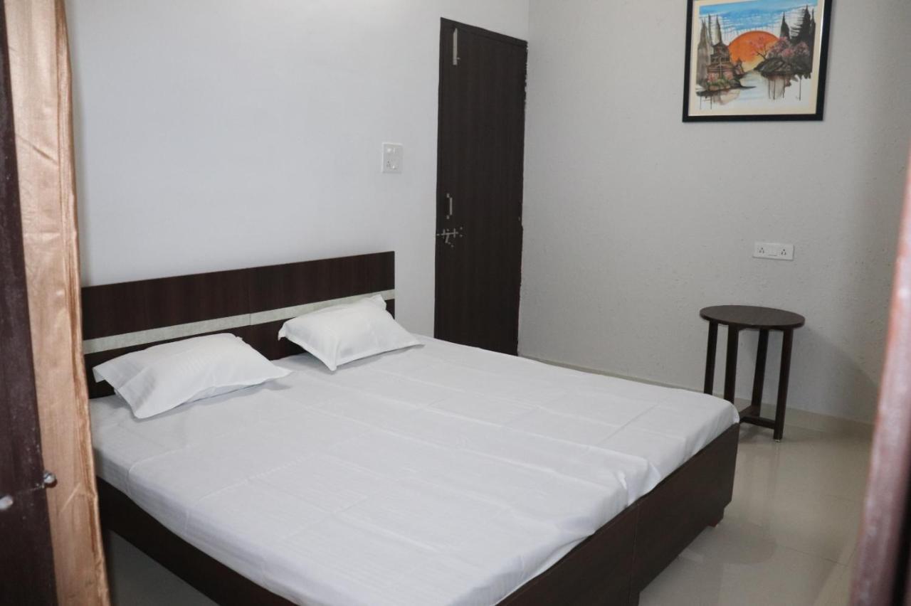 Aashiyana Home Stay Bhopal Bagian luar foto